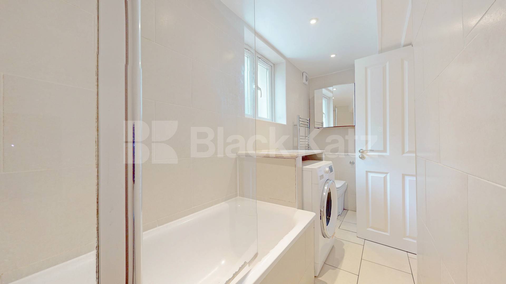 Refurbished Refurbished Two Bedroom Flat in Elegant Period Conversion Rochester Road, Camden